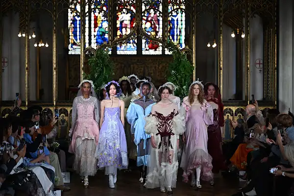 Antep işi nakışı Londra Moda Haftası'nda tanıtıldı