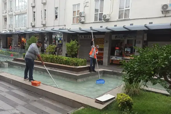Kemer Liman Caddesi’nde kış öncesi bakım çalışması