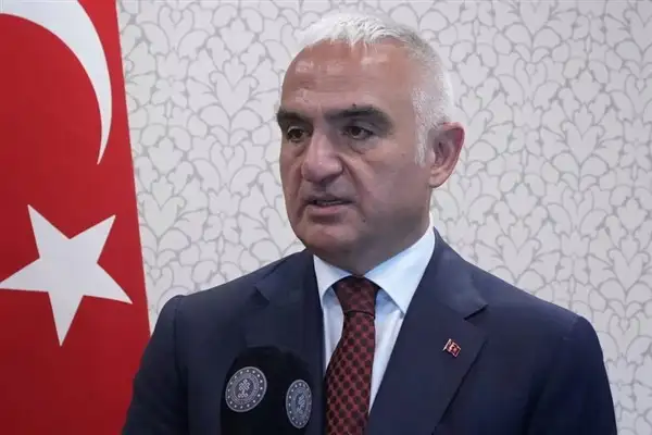 Bakan Ersoy, TGA Yönetim Kurulu üyeleriyle turizm çalışmalarını değerlendirdi