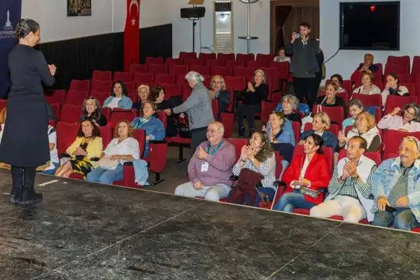 İzmir’de 3. Yaş Üniversitesi’nde son dönem heyecanı