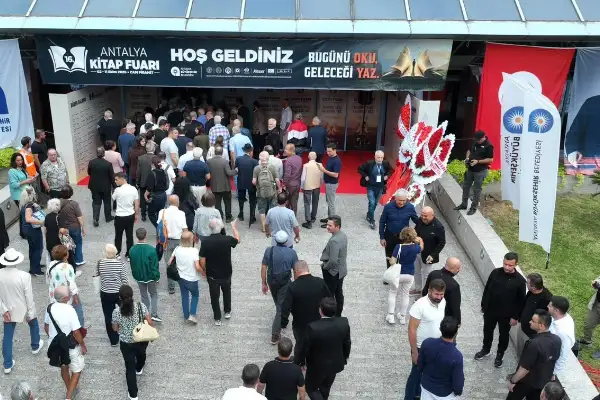 16. Antalya Kitap Fuarı kapılarını açtı