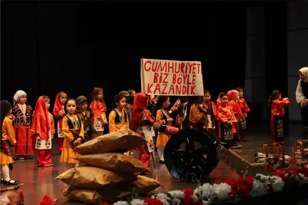 Çayırova’da çocuk kulüplerinde Cumhuriyet Bayramı coşkusu