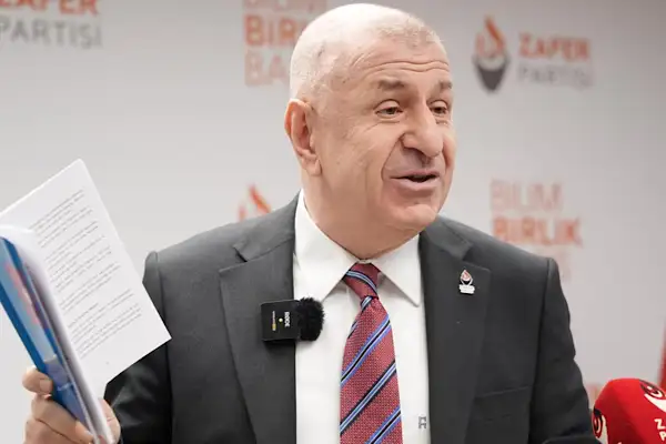 Özdağ, 2004’teki Olmert programına ilişkin görüntüleri paylaştı