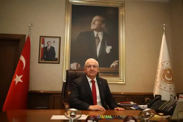 Bakan Güler, Anıtkabir’deki 29 Ekim törenine katıldı