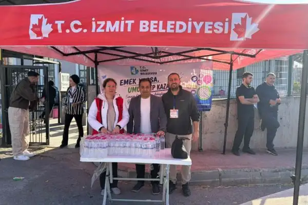 İzmit Belediyesi KPSS adaylarına sınav öncesi destek verdi