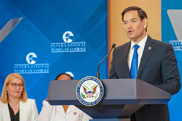 Rubio: Hürmüz ve Babülmendep boğazları ticarete açık kalmalı