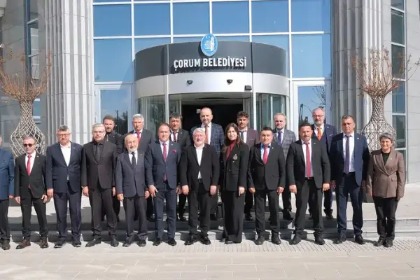 Çorumlu muhtarlardan Başkan Aşgın’a ziyaret
