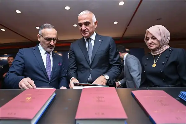 Bakan Ersoy, 69 Kürtçe eserin tıpkıbasımını tanıttı