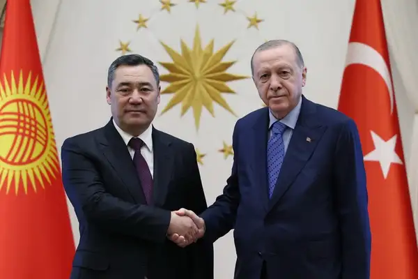 Cumhurbaşkanı Erdoğan, Kırgızistan Cumhurbaşkanı Caparov'u kabul etti