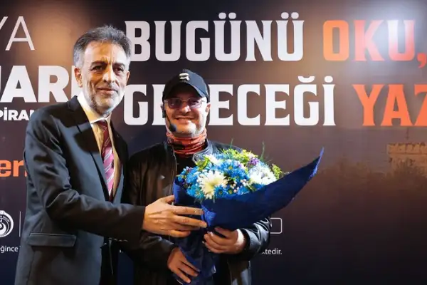 Antalya Kitap Fuarı’nda yazarlar okurlarıyla buluştu