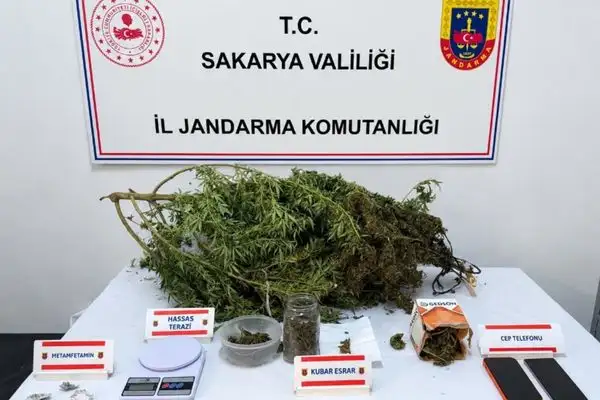 Sakarya’da uyuşturucu operasyonlarında 3 şüpheli tutuklandı