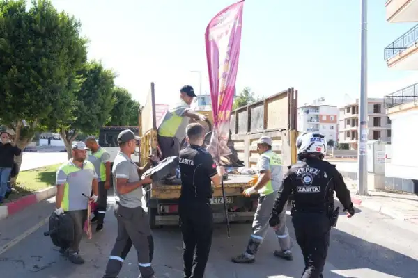 Kepez’de yol ve kaldırım işgallerine müdahale edildi