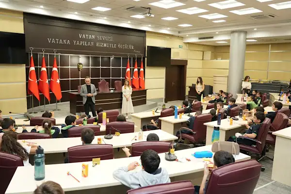 Kepez'de öğrencilere yerel yönetimlerin işleyişi anlatıldı