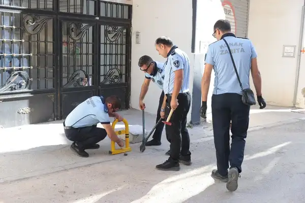 Konak Belediyesi kaldırım ve yol işgallerine yönelik denetim gerçekleştirdi