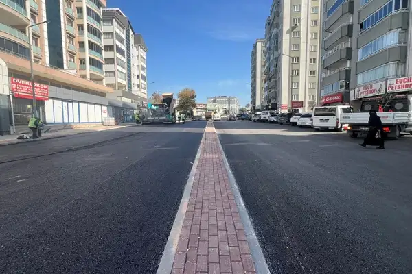 Bursa'da Erdoğan Caddesi yenileniyor