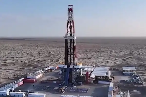 Çin’in en büyük çöl petrol sahasında üretim 26 milyon tonu geçti