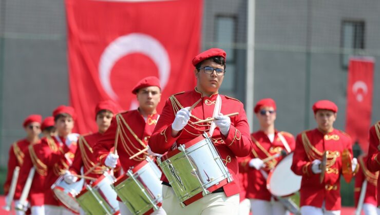 19 Mayıs Atatürk’ü Anma, Gençlik ve Spor Bayramı Aliağa’da coşkuyla kutlandı