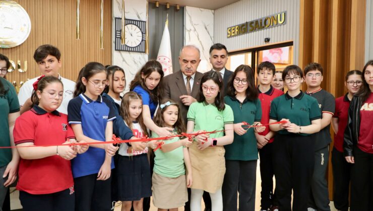 Vali Erol, “Anne Sevgisi” sergisinin açılışına katıldı