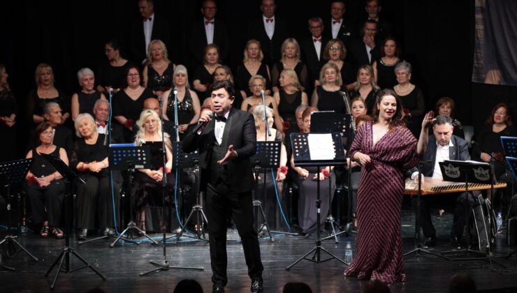 Konak Belediyesi, Türk Sanat Müziği Korosu’nun Yaz Konseri’ne ev sahipliği yaptı