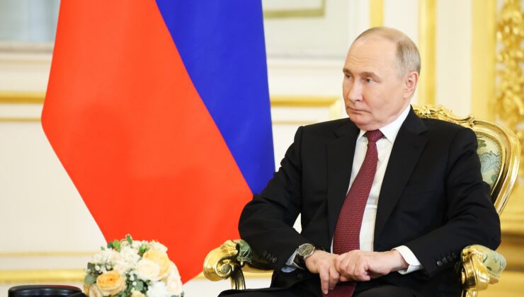 Putin, Kazakistan Devlet Başkanı Tokayev ile görüştü