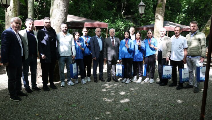 Başkan Bozbey, sporcularla buluştu