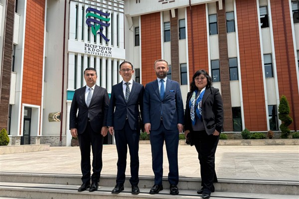 Çin’in Ankara Büyükelçisi Jiang’dan Prof. Dr. Yılmaz’a ziyaret