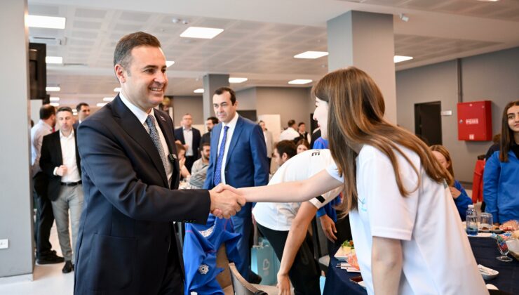 Başkan Akın, Gençlik Haftası’nda gençlerle ve sporcularla buluştu