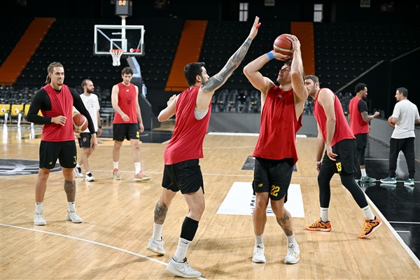 MSK Erkek Basketbol takımı, Anadolu Efes maçına hazırlanıyor