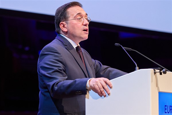 Albares’ten Sanayi Bakanı olarak atanan Melanie Joly’e tebrik