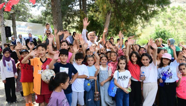 Beydağı Tabiat Parkı’nda uçurtmalar gökyüzüyle buluştu