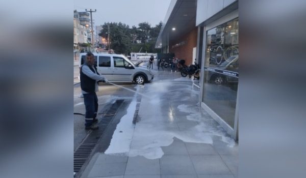 Karacabey’de temizlik çalışmaları sürdürülüyor
