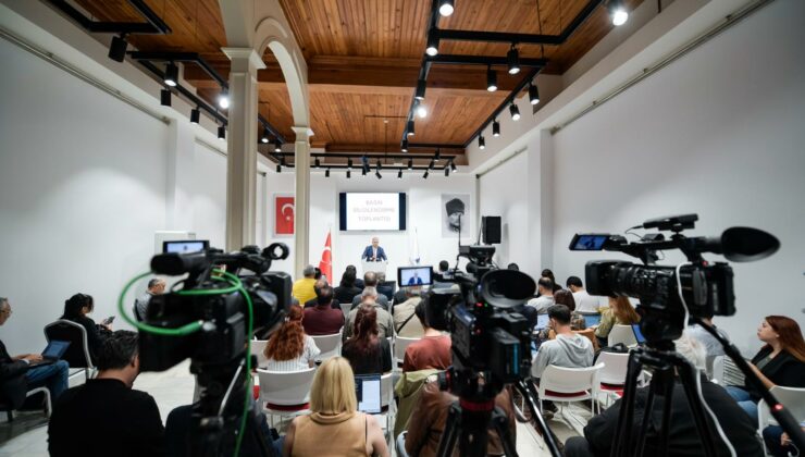 Başkan Tugay, kent gündemine ilişkin açıklamalar yaptı