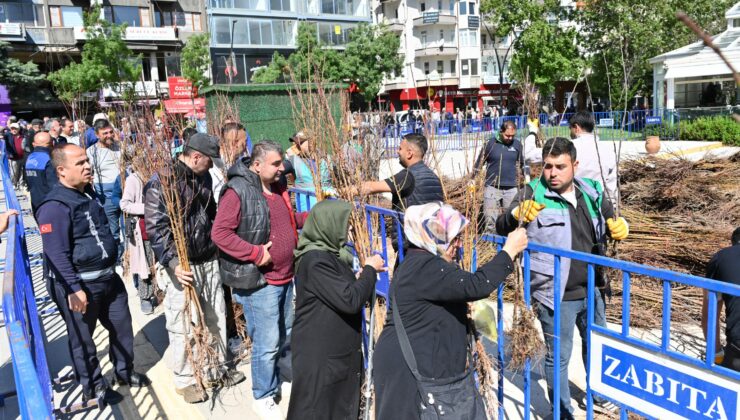 Isparta’da 15 bin adet meyve fidanı dağıtıldı