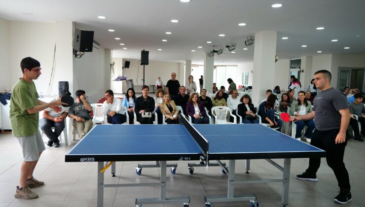 Beylikdüzü’nün özel sporcuları masa tenisi turnuvasına katıldı