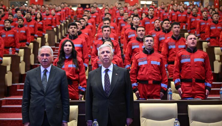 Başkan Yavaş, 300 yeni itfaiye personeli ile buluştu