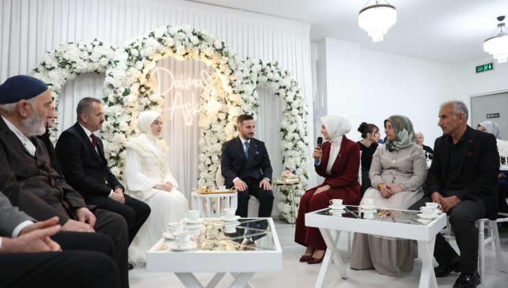 Bakan Göktaş: Gençlerimizin evlilik yolunda yanlarında olmak boynumuzun borcu