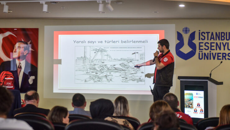 Esenyurt Belediyesi’nden üniversite öğrencilerine afet bilinci eğitimi