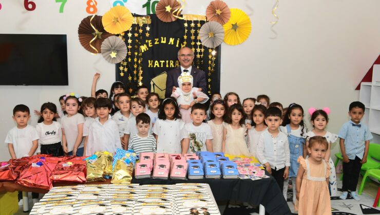 Başkan Er, karne dağıtım programında çocuklarla buluştu