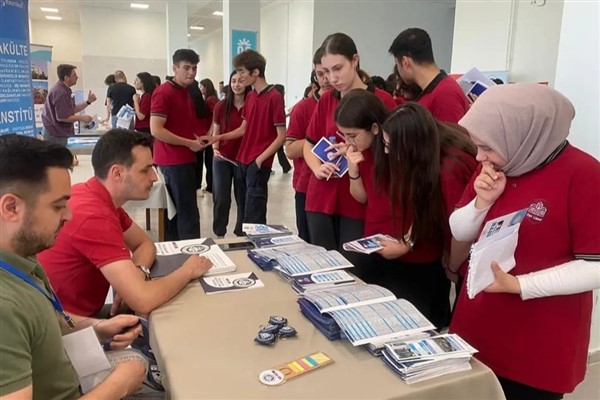 Erzincan Binali Yıldırım Üniversitesi, Üniversite Tanıtım Fuarı’na katıldı
