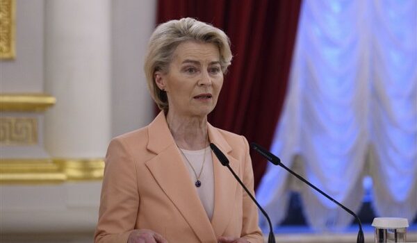 Leyen, Almanya Federal Şansölyesi Merz ile bir araya geldi
