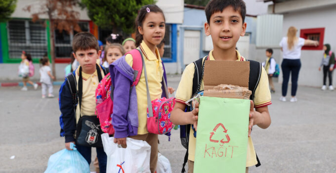 Buca’da öğrencilere “İklim Değişikliği ve Sıfır Atık” eğitimi verildi