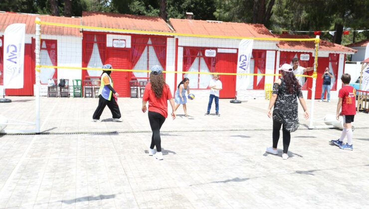 Kepez Belediyesi’nden Anne Çocuk Voleybol Festivali