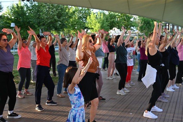 Atatürk Kent Parkı’nda zumba etkinliği düzenlendi