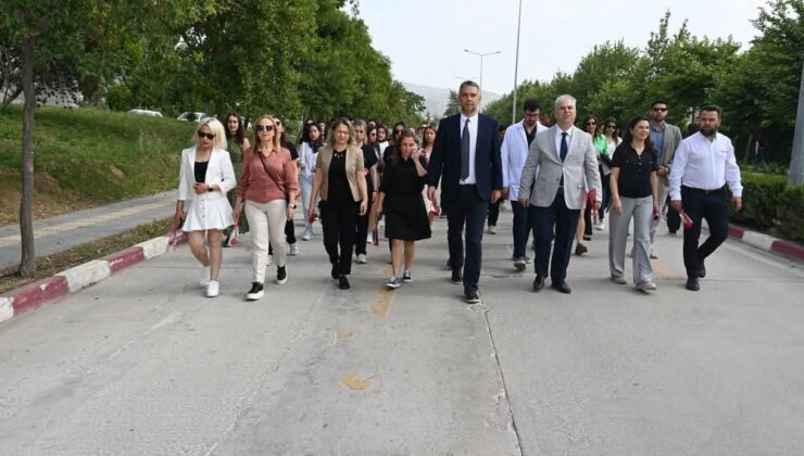 Hatay’da deprem şehitleri için sessiz yürüyüş