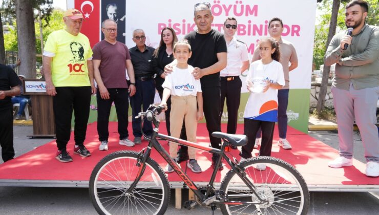 Başkan Kotan, Konyaaltılılar ile bisiklet sürdü