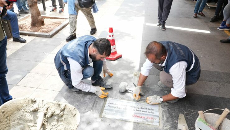 Kaldırımlara Klasik Kürt Edebiyatı şairlerinin beyitleri işlendi