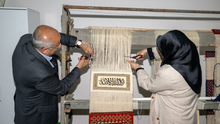 Başkan Er, El Sanatları Yıl Sonu Sergisi’ne katıldı