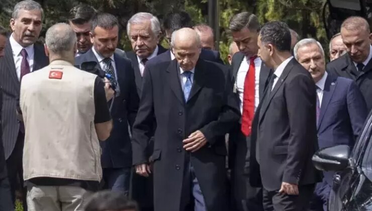 Bahçeli 66 gün sonunda mesaisine başladı: Türkeş’in kabrini ziyaret etti