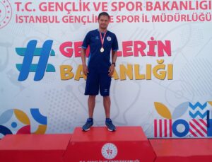 Emrah Öztürk'ten Türkiye rekoru