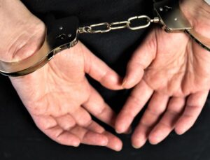 İzmir’de silahlı suç örgütüne operasyon: 6 gözaltı